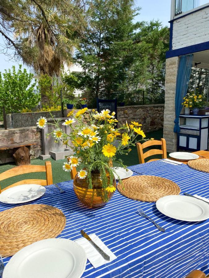 Lacivert Hotel Ayvalik Exterior foto