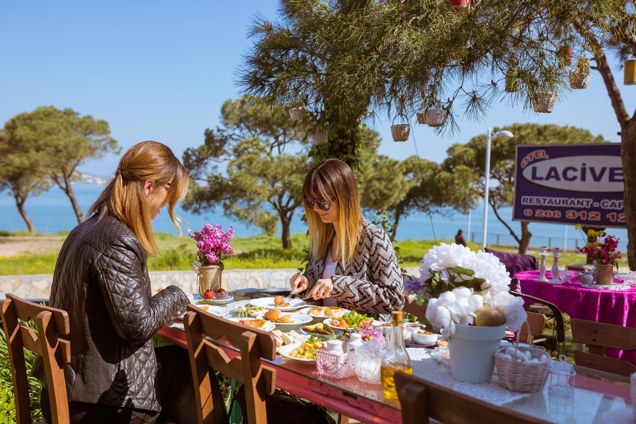 Lacivert Hotel Ayvalik Exterior foto