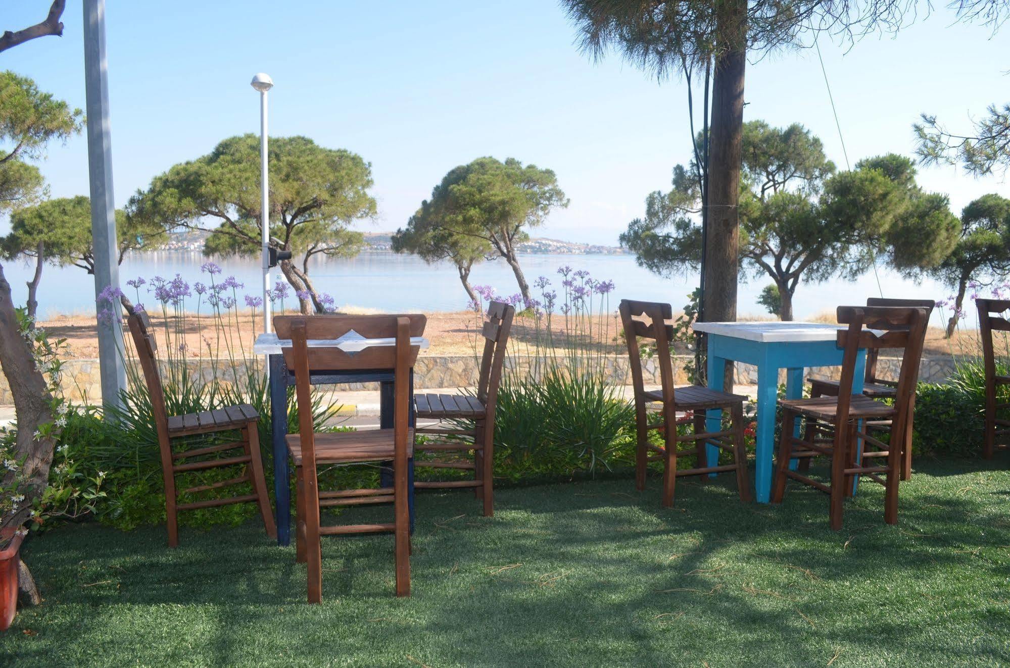 Lacivert Hotel Ayvalik Exterior foto