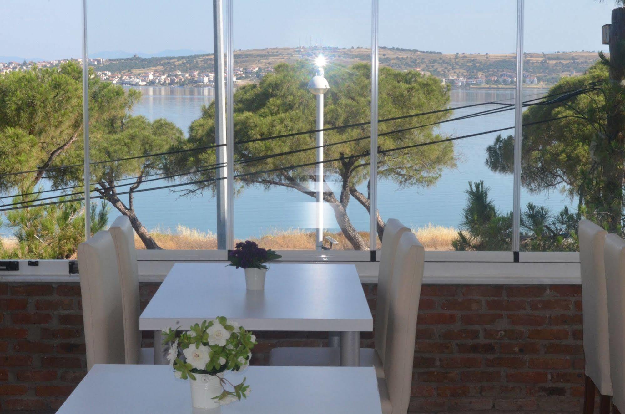 Lacivert Hotel Ayvalik Exterior foto