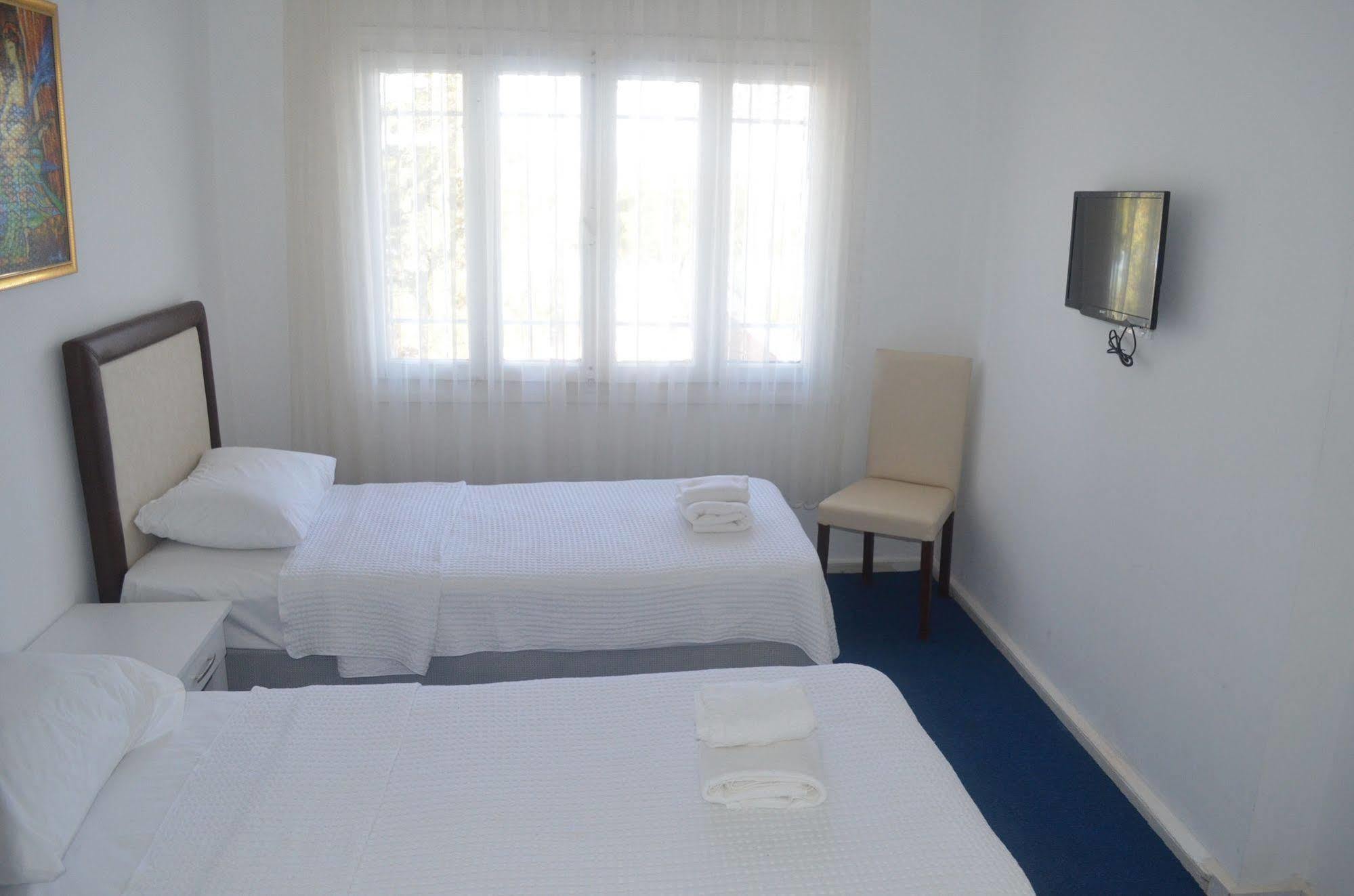 Lacivert Hotel Ayvalik Exterior foto