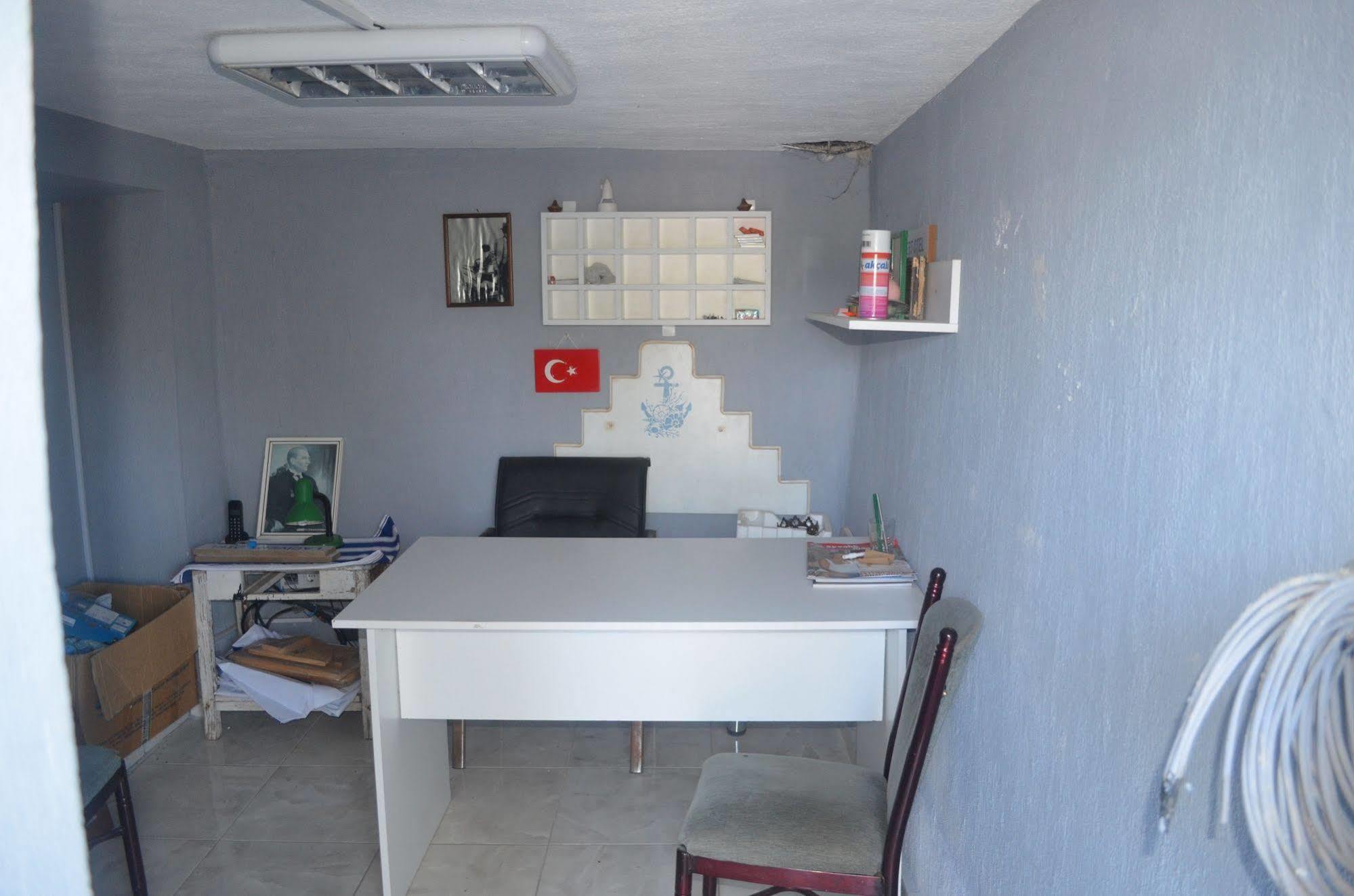 Lacivert Hotel Ayvalik Exterior foto
