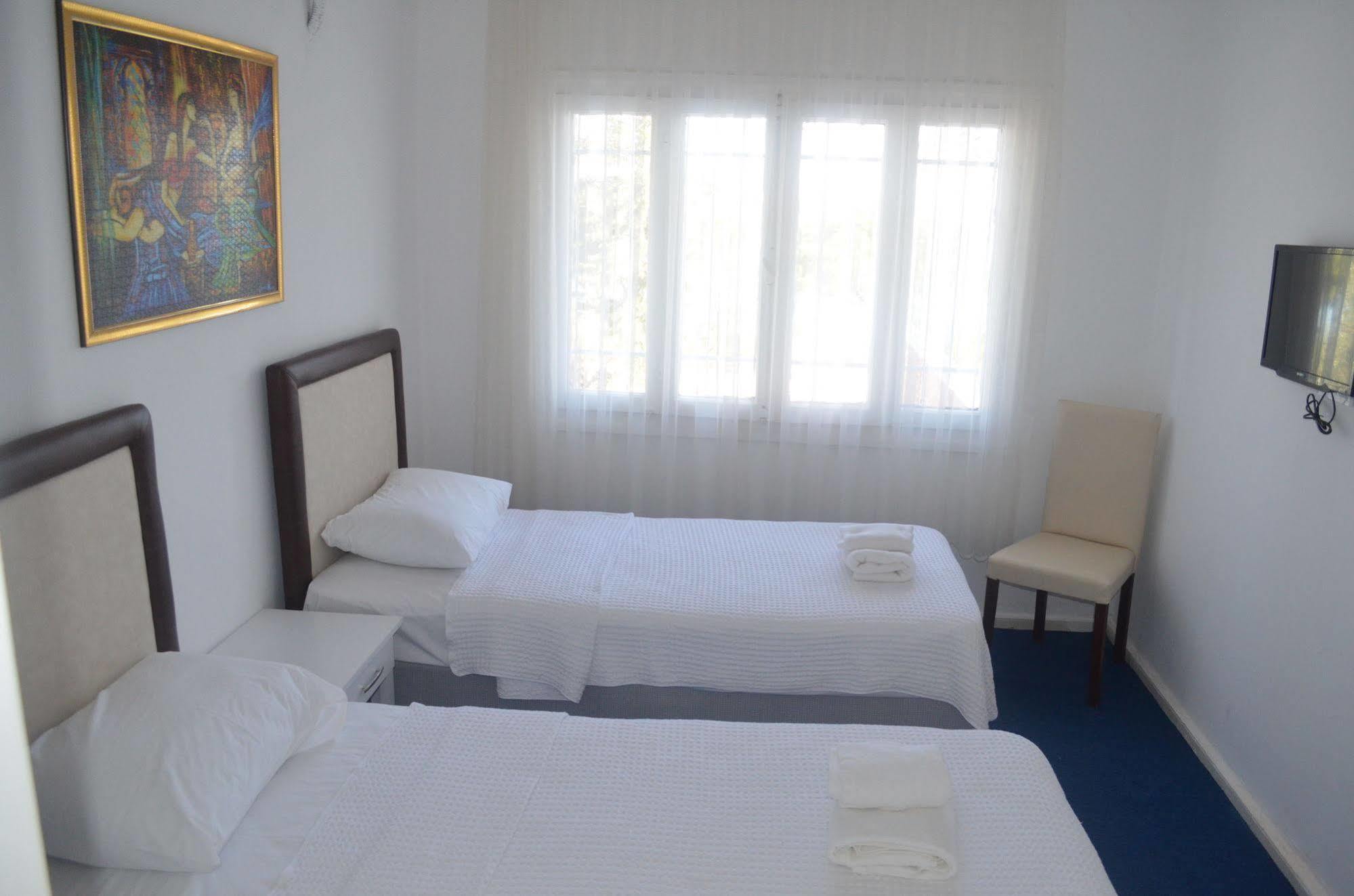 Lacivert Hotel Ayvalik Exterior foto