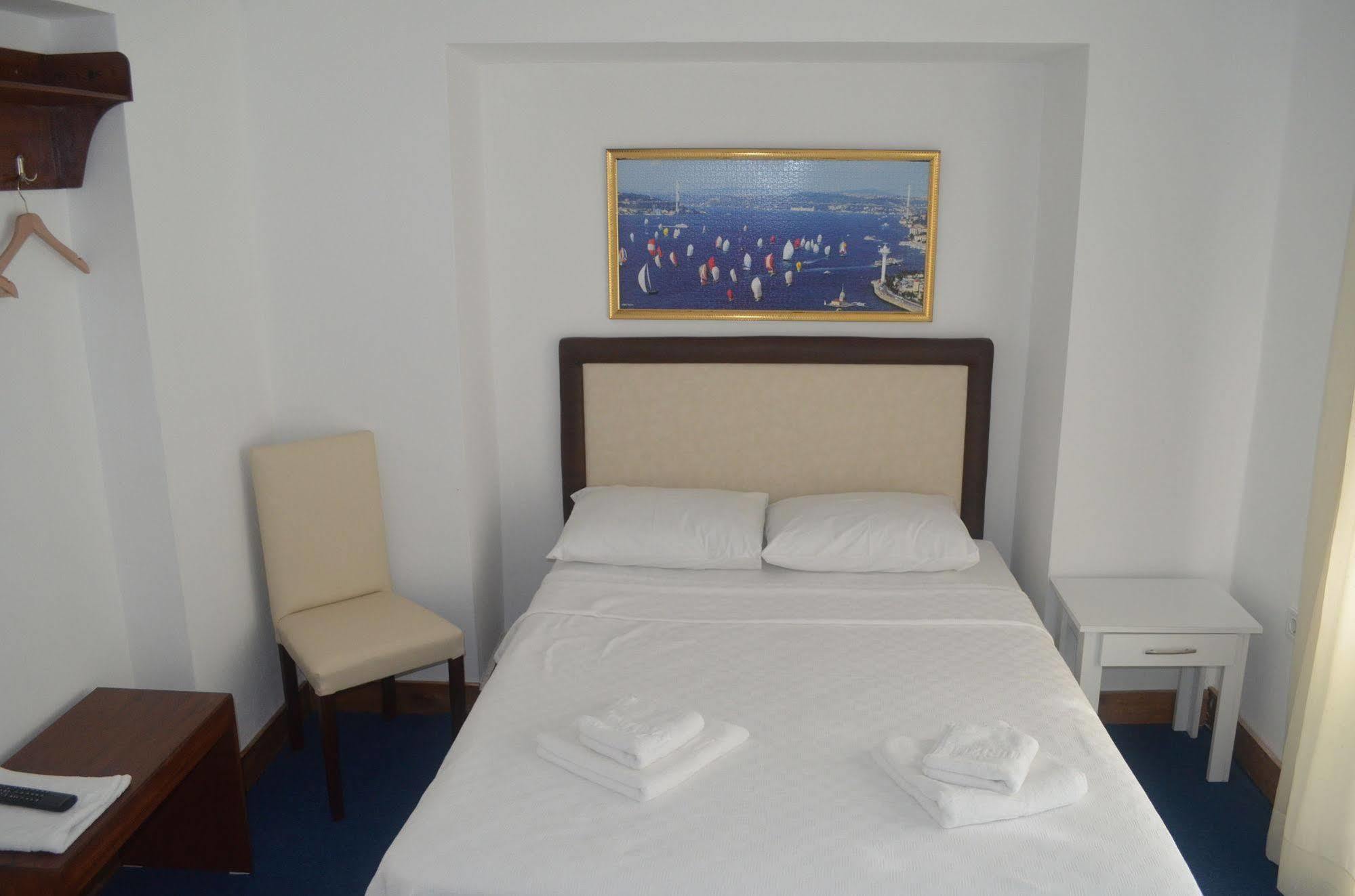 Lacivert Hotel Ayvalik Exterior foto