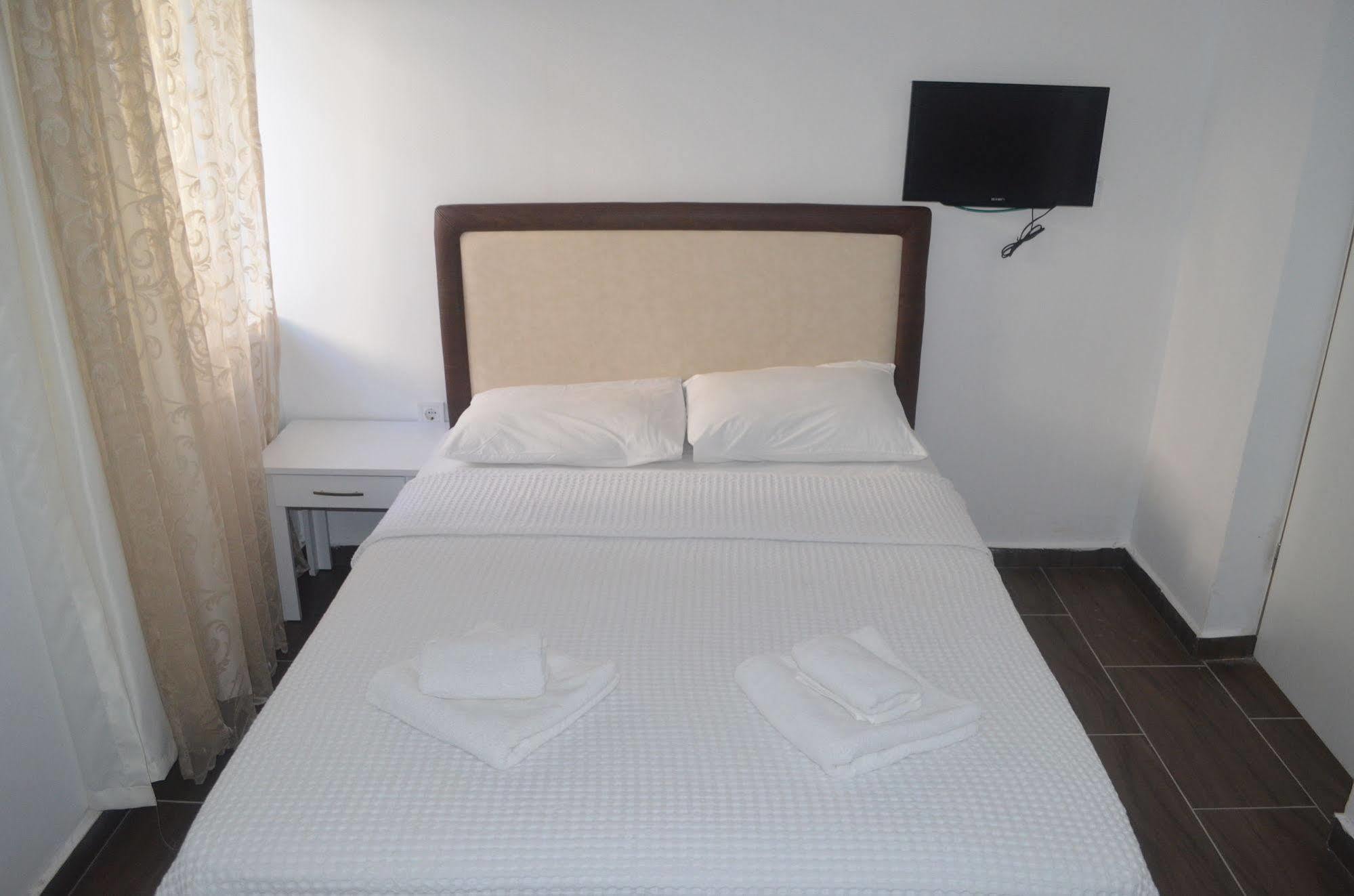 Lacivert Hotel Ayvalik Exterior foto