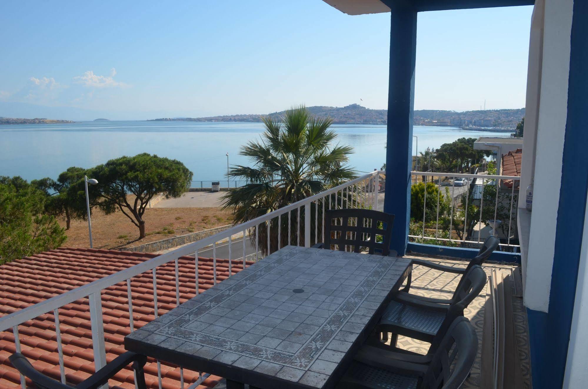 Lacivert Hotel Ayvalik Exterior foto