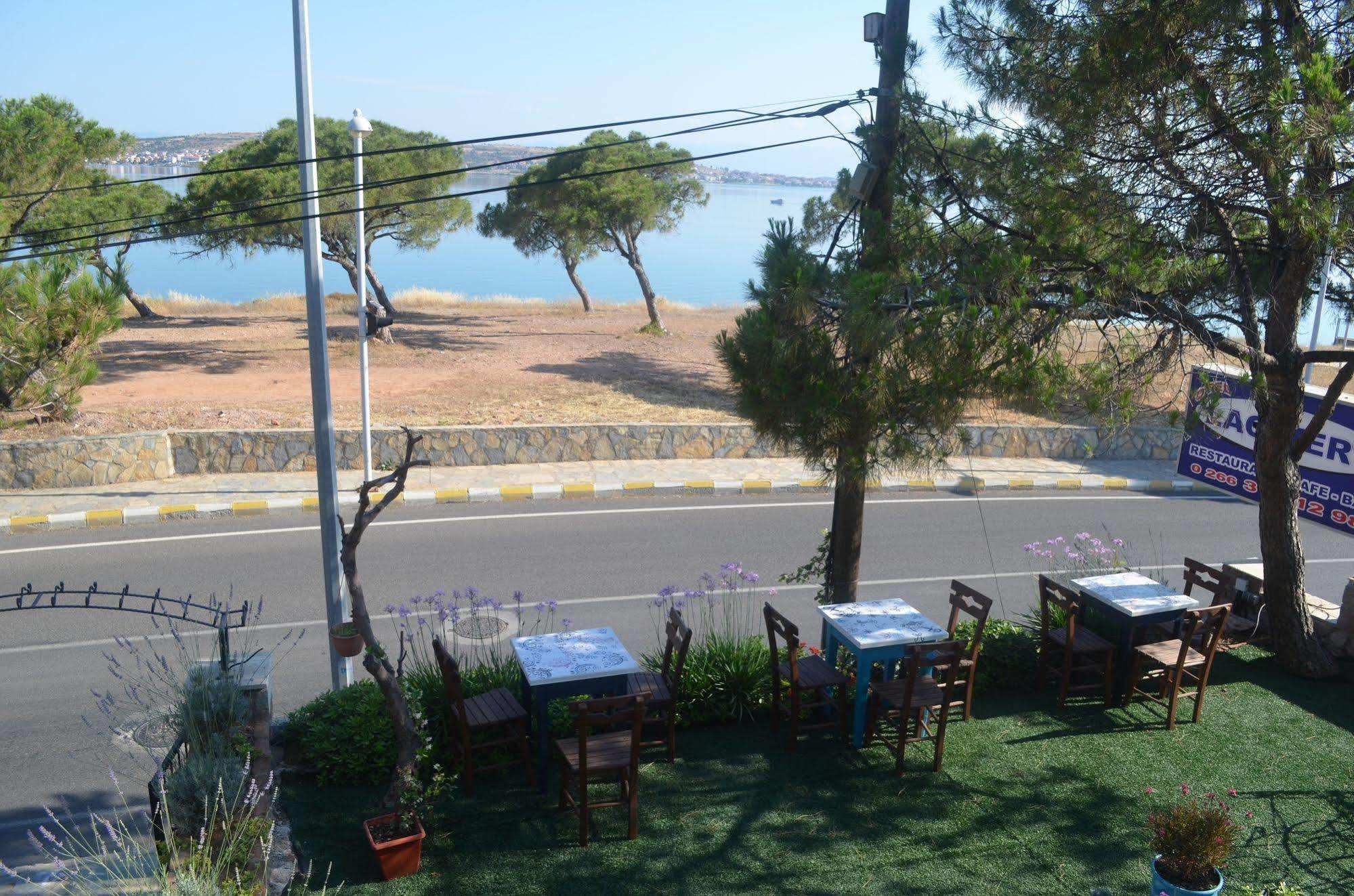 Lacivert Hotel Ayvalik Exterior foto