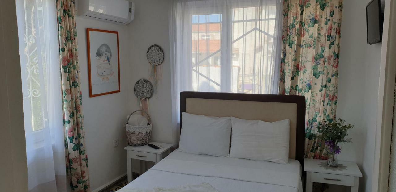 Lacivert Hotel Ayvalik Exterior foto