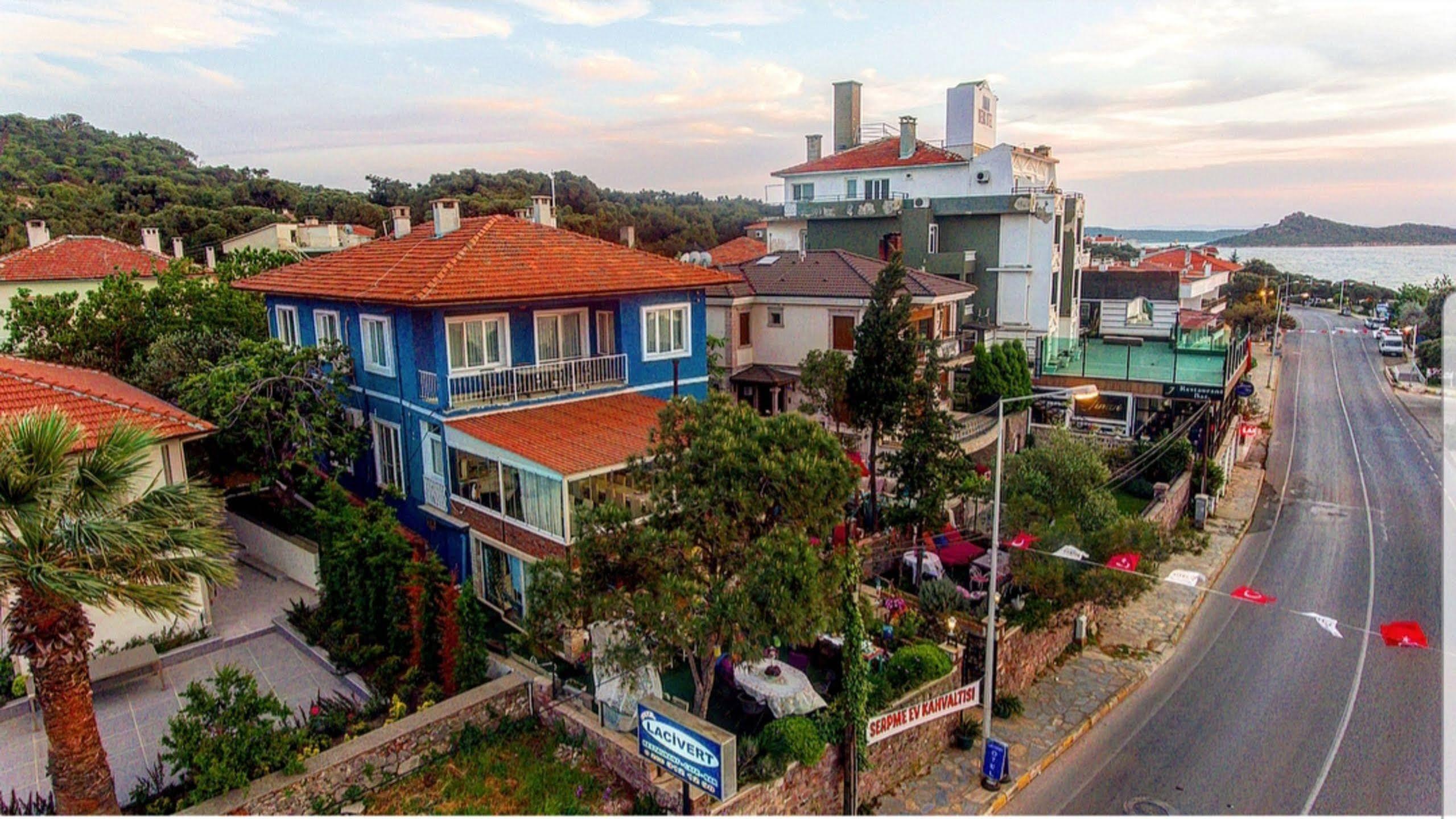 Lacivert Hotel Ayvalik Exterior foto