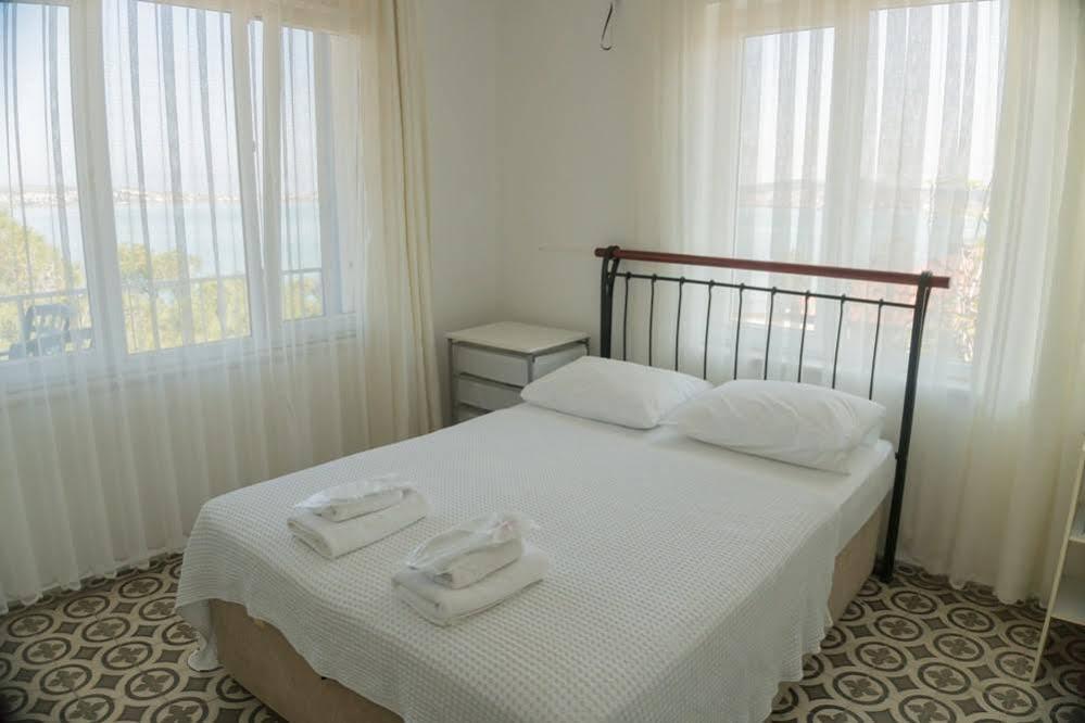 Lacivert Hotel Ayvalik Exterior foto