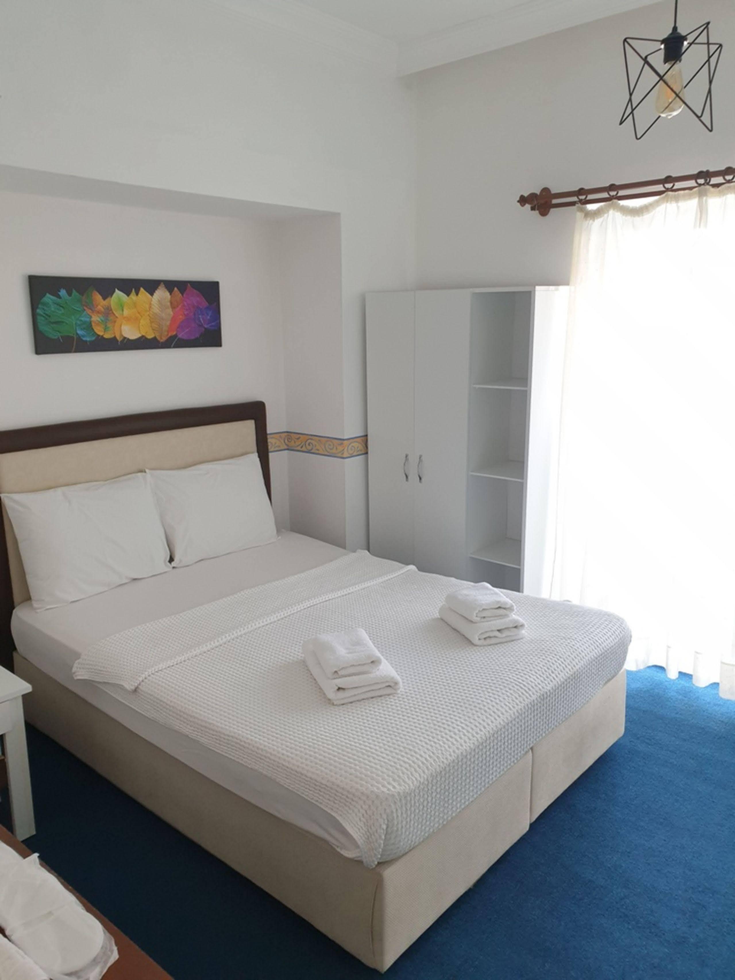 Lacivert Hotel Ayvalik Exterior foto
