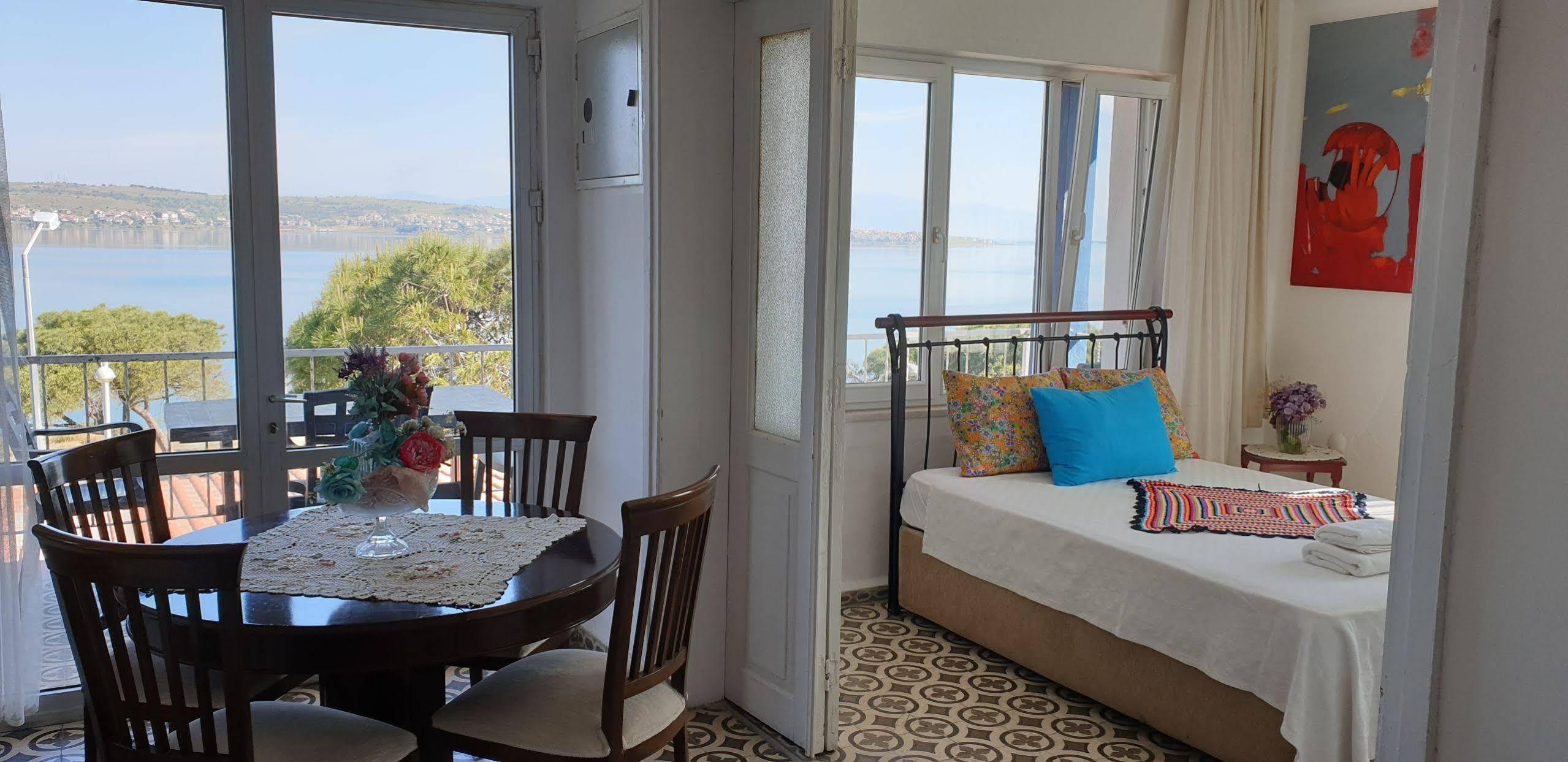 Lacivert Hotel Ayvalik Exterior foto